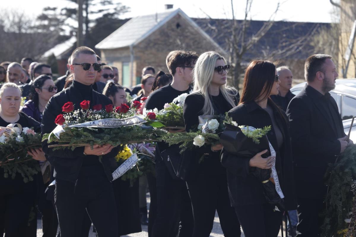 Sahrana  Poginuo brat Darka Lazića  Dragan Lazić Brestać  Darko Lazić (3).jpeg