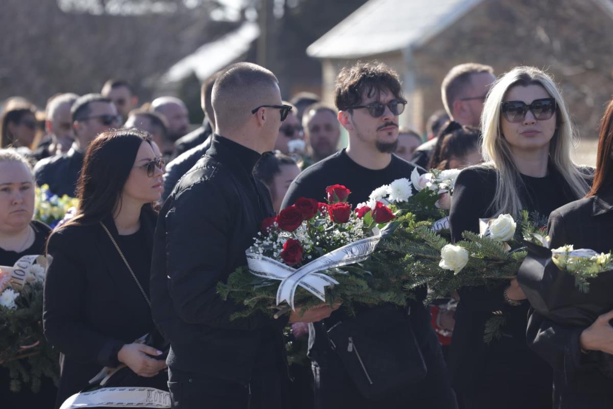 Sahrana  Poginuo brat Darka Lazića  Dragan Lazić Brestać  Darko Lazić (4).jpeg