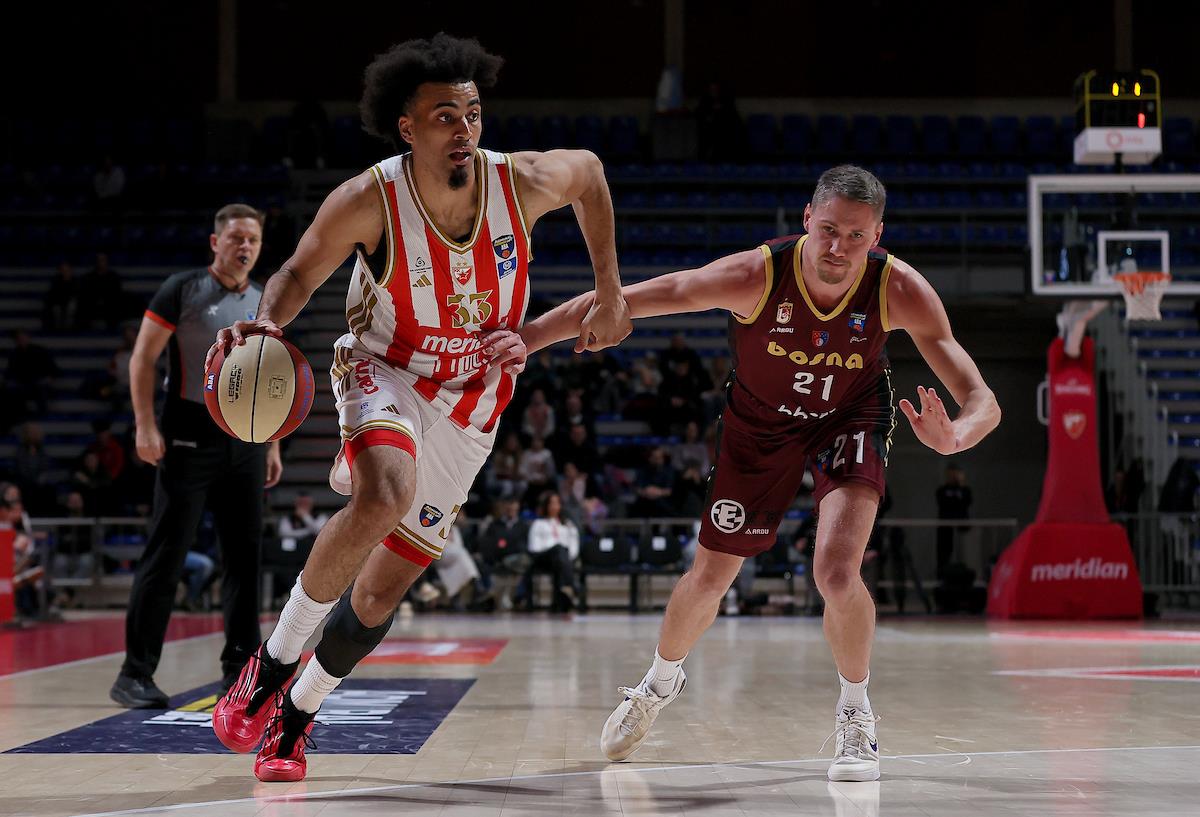 Janari Joesar na meču Crvena zvezda - Bosna