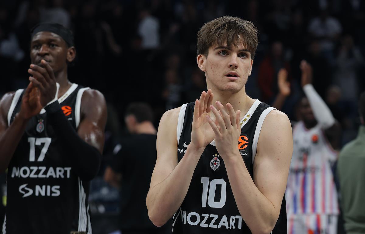 partizan-paris-494080.JPG