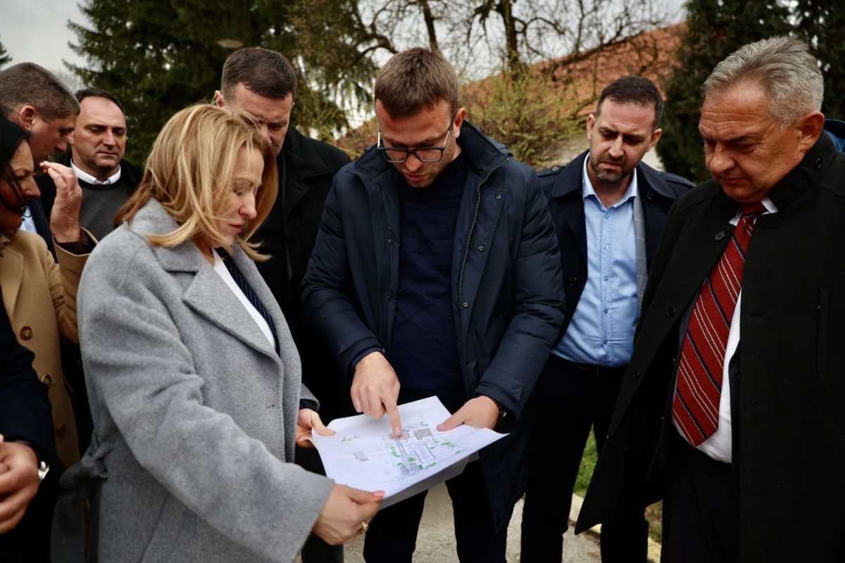 Snežana Paunović u Sevojnu – podrška zaposlenima i izgradnja igrališta u vrtiću Maslačak