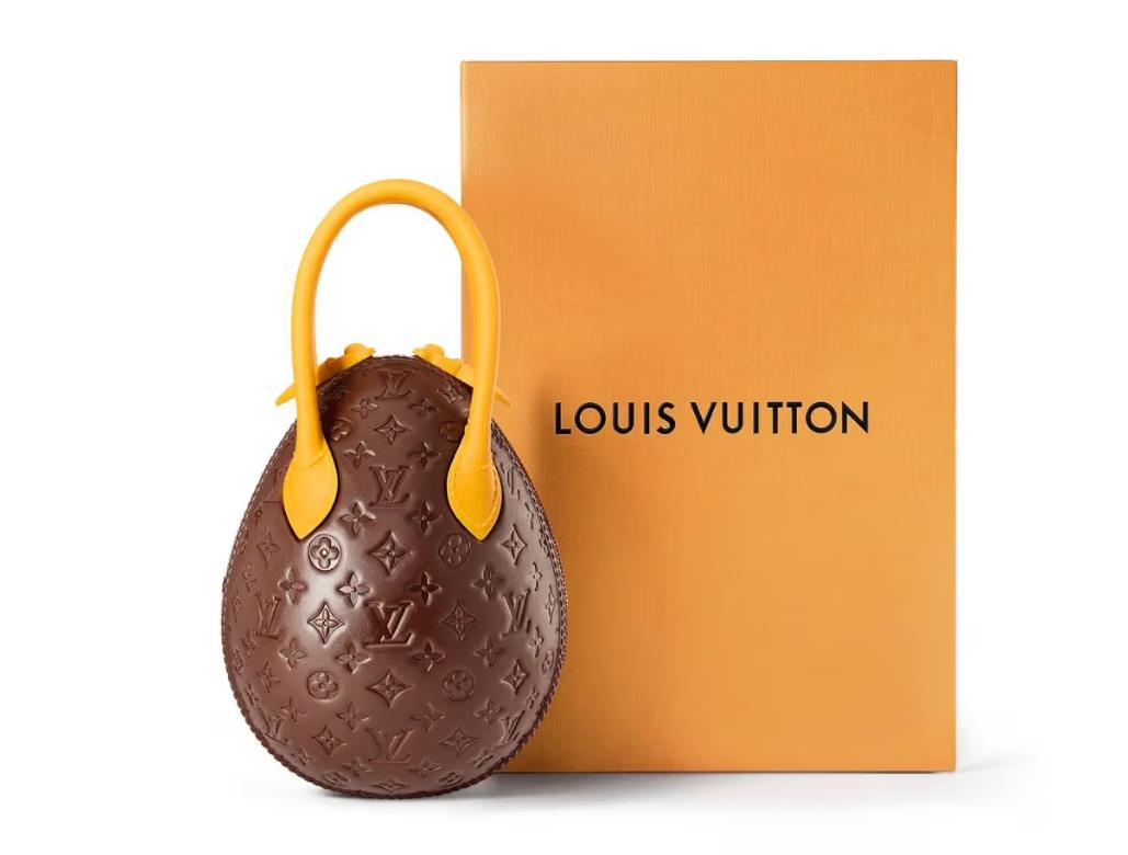 Čokoladna torba Luj Vitona Sac Œuf Jaune napravljena za Uskrs 2026 u ekskluzivnoj radnji u Parizu (5).PNG