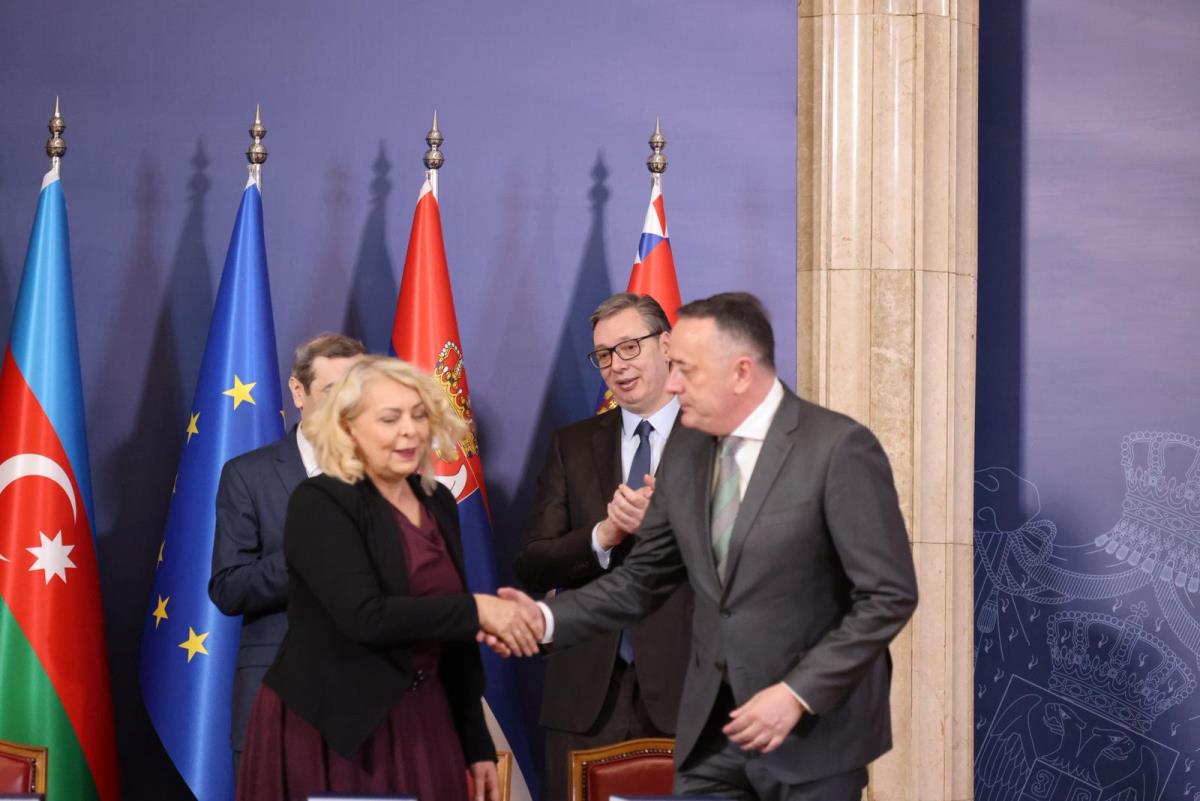 Aleksandar Vučić kompanija Azvirt potpisivanje sporazuma (15).jpeg