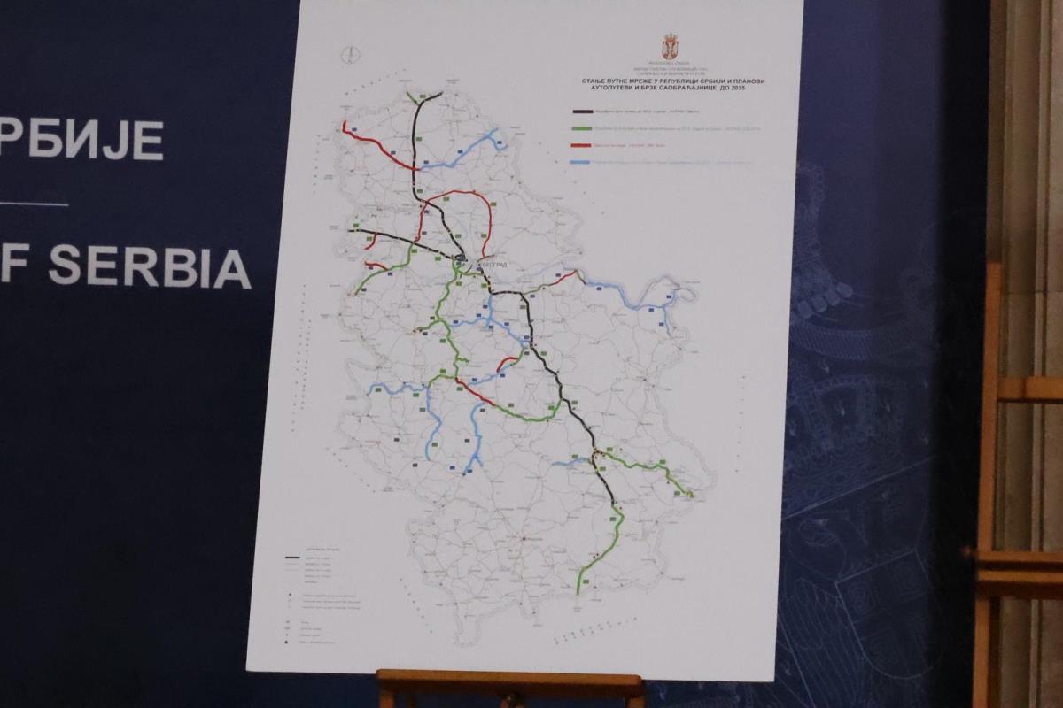 Aleksandar Vučić kompanija Azvirt potpisivanje sporazuma (11).jpeg