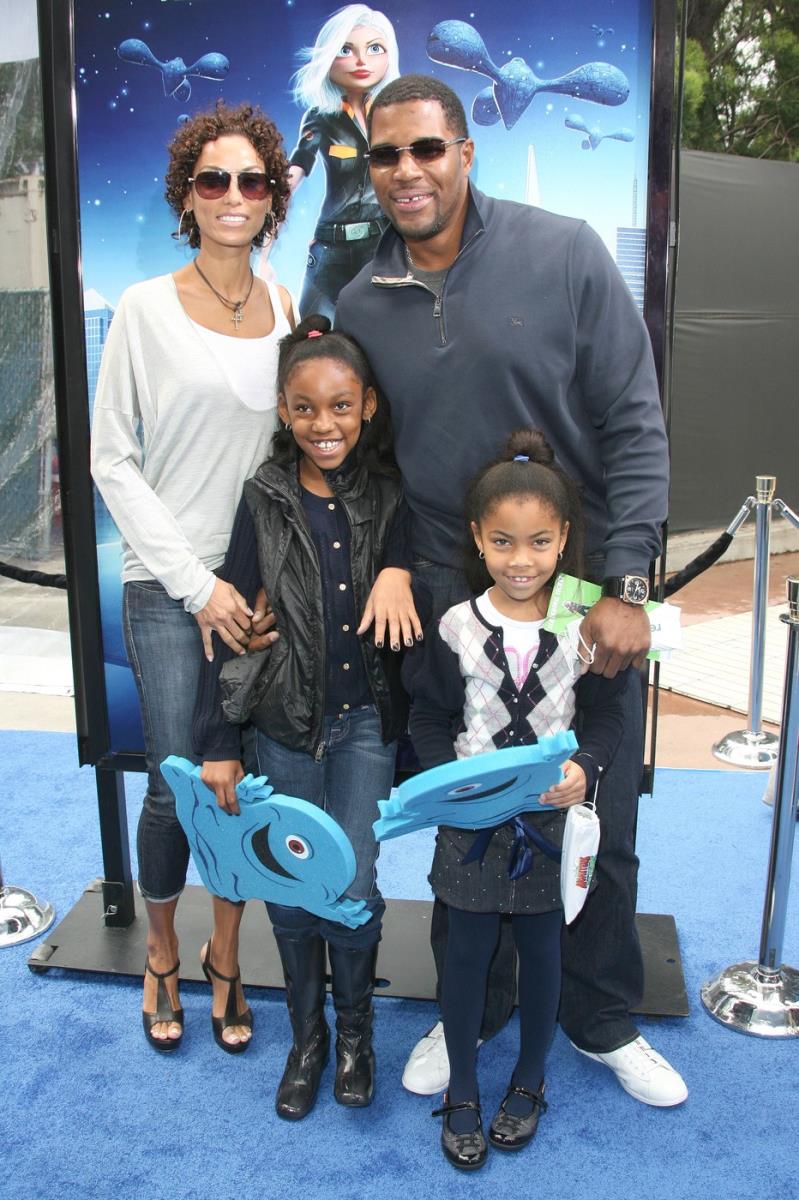 Edi Marfi, Nikol Mičel Marfi sa ćerkama