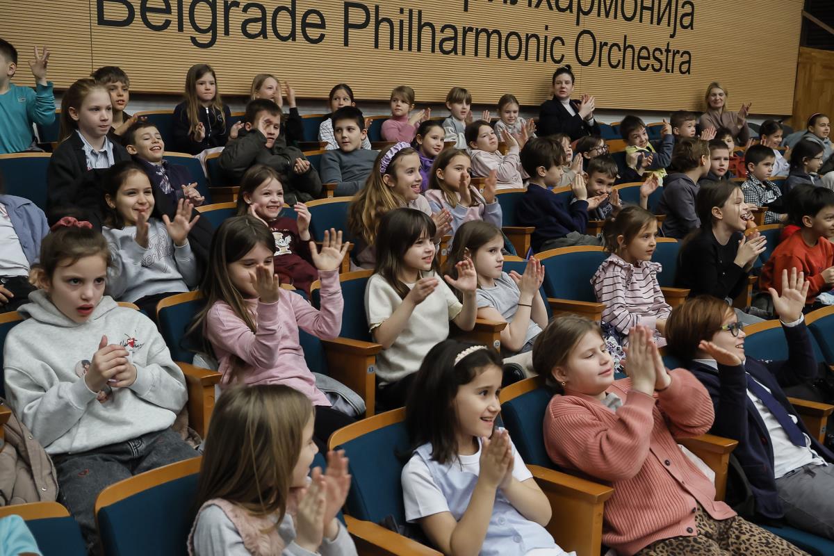 skolarci u BGF, foto M.Djokovic.jpg