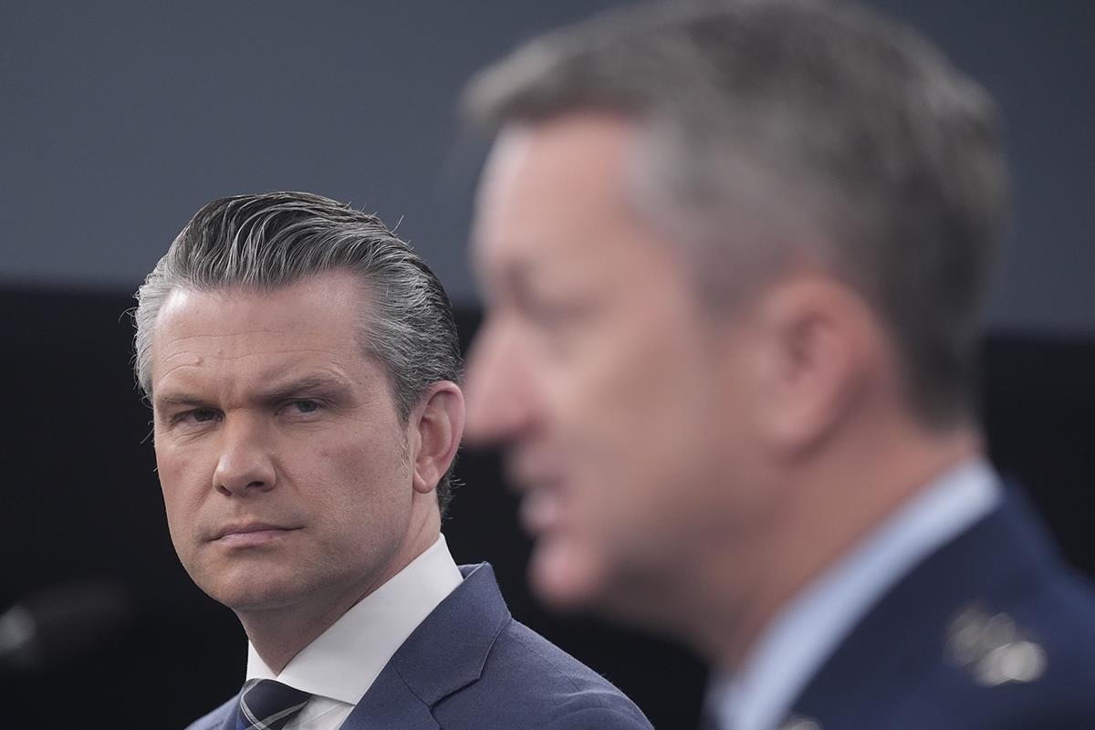 dinko02 AP Manuel Balce Ceneta.jpg