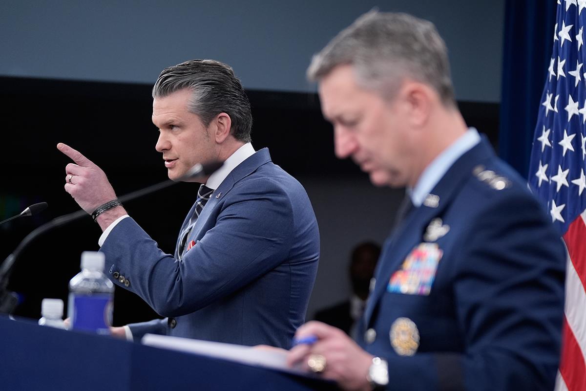 dinko03 AP Manuel Balce Ceneta.jpg