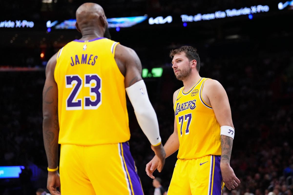 Lebron Džejms i Luka Dončić