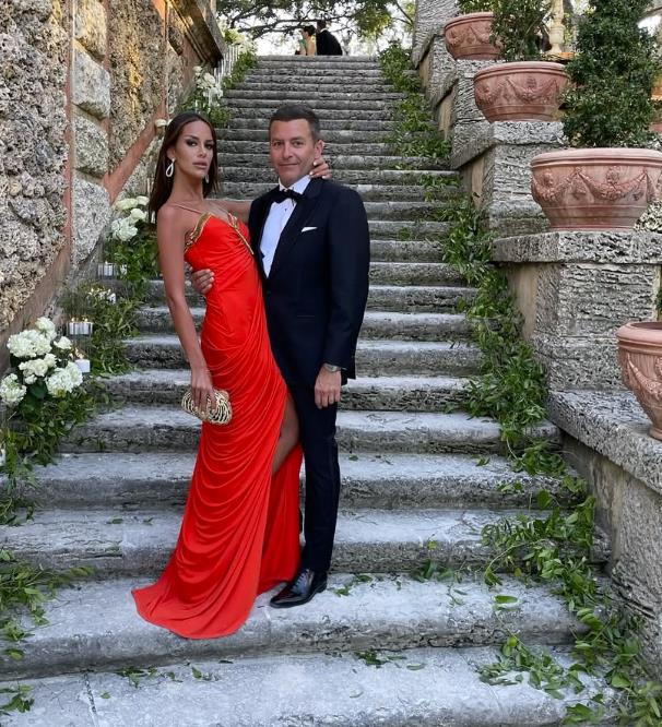 Anđela Šimšić sa 19 godina starijim mužem (2).png