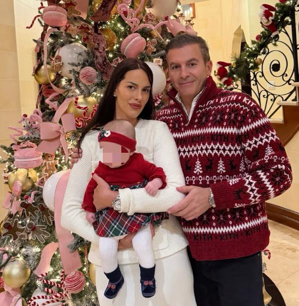 Anđela Šimšić sa 19 godina starijim mužem (3).png