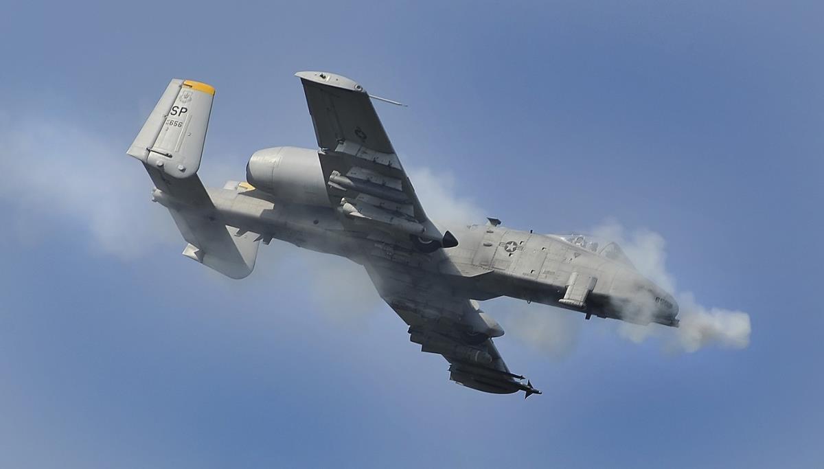 Avion A-10 tanderbolt