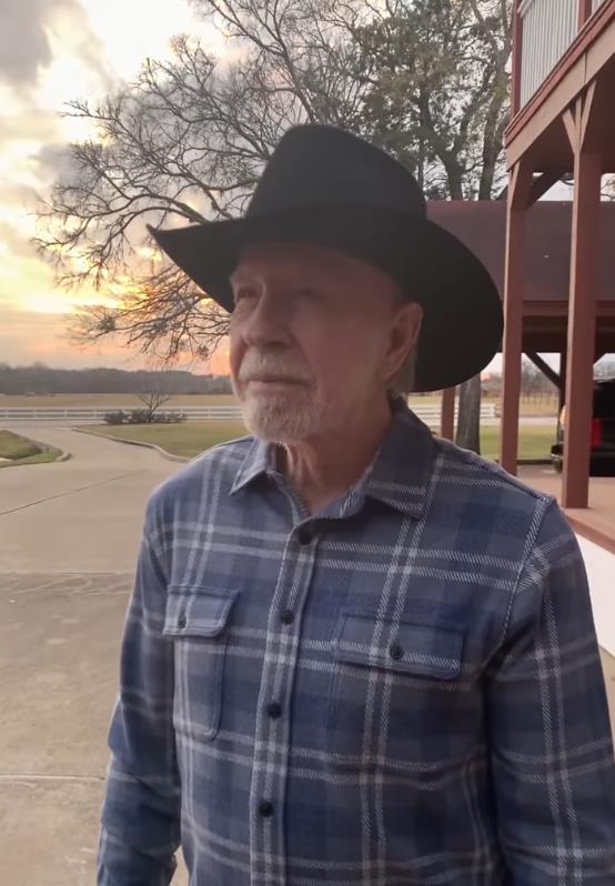 Poslednje fotografije Čaka Norisa (2).png