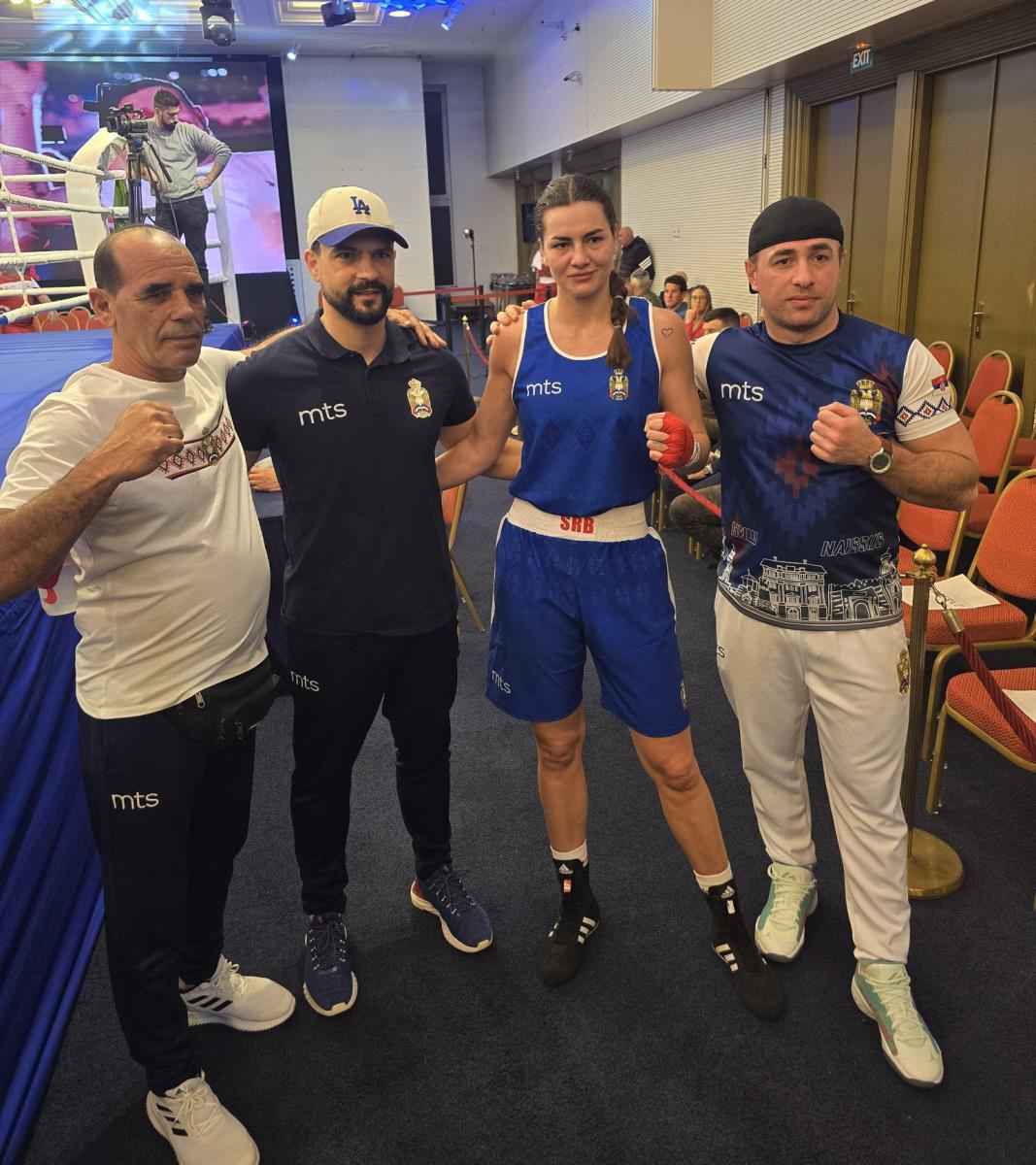 Nikolina Gajić i stručni štab reprezentacije Srbije