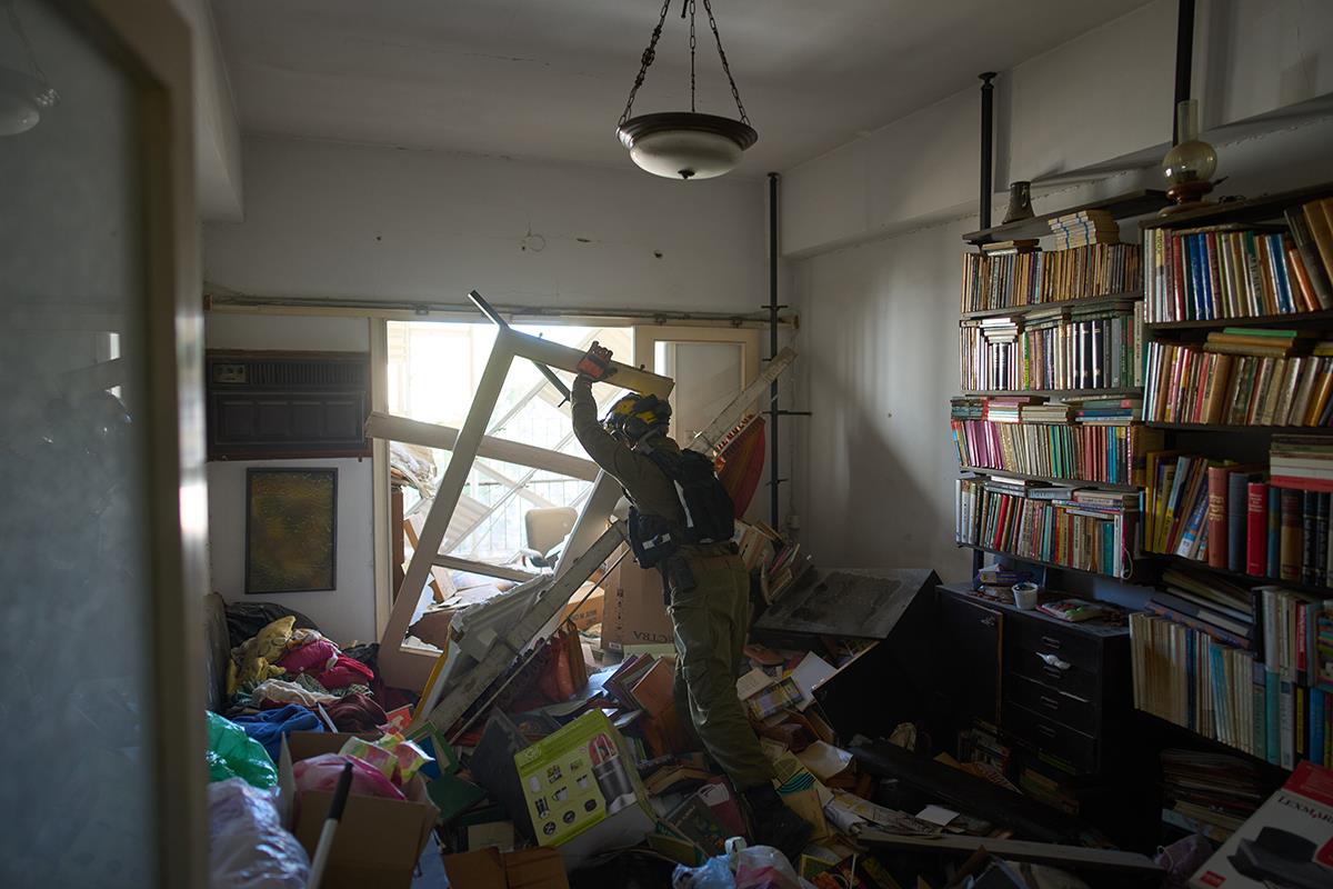 x08 AP Oded Balilty.jpg