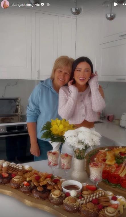 DAVAO JOJ JE PARE DA NE ULAZI U RIJALIT Brat Stanije Dobrojević se oglasio pred sestrin ulazak u Elitu 9! Evo gde je i šta radi Sani: Uživancija može da počne