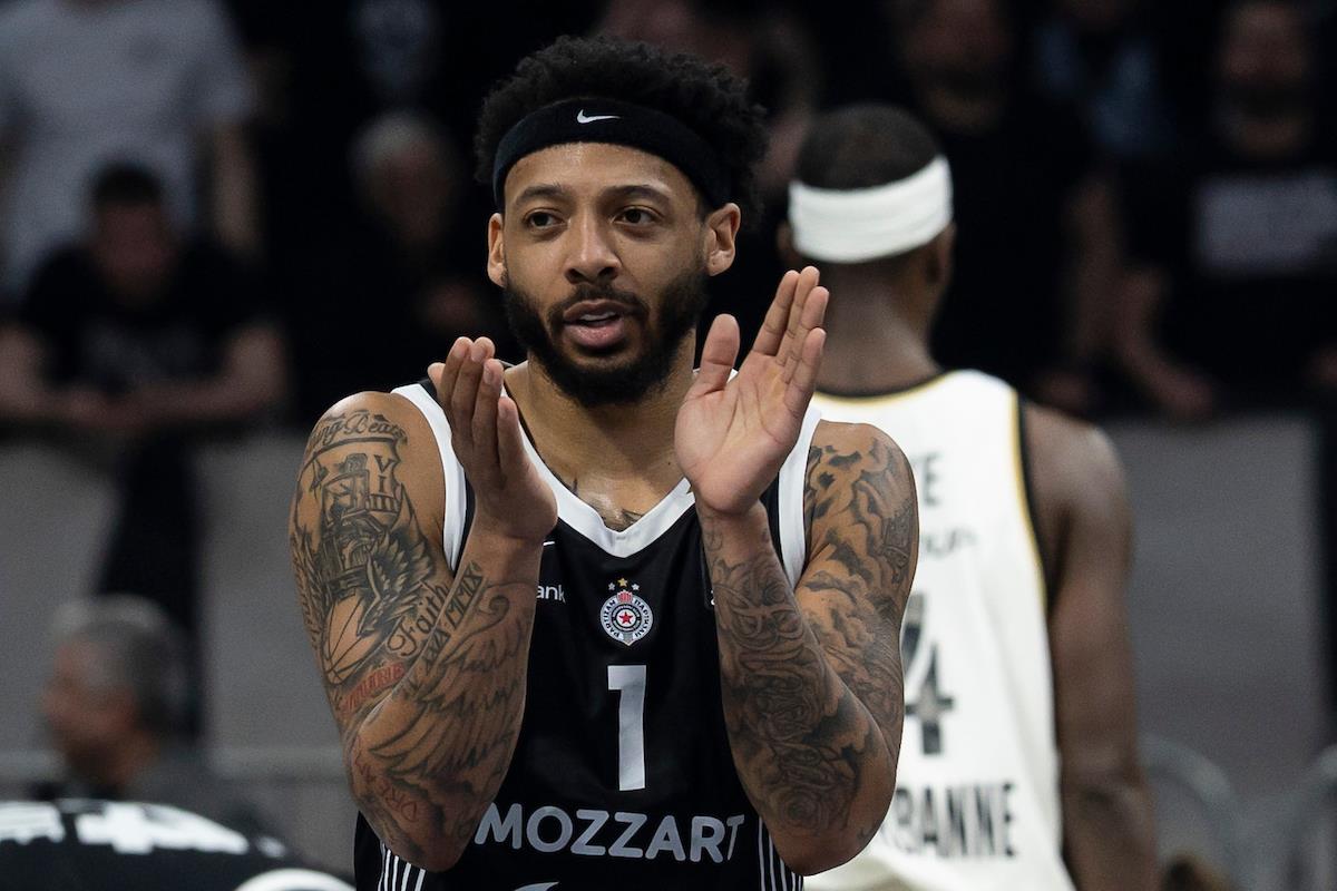 Karlik Džons na meču Partizan - Asvel