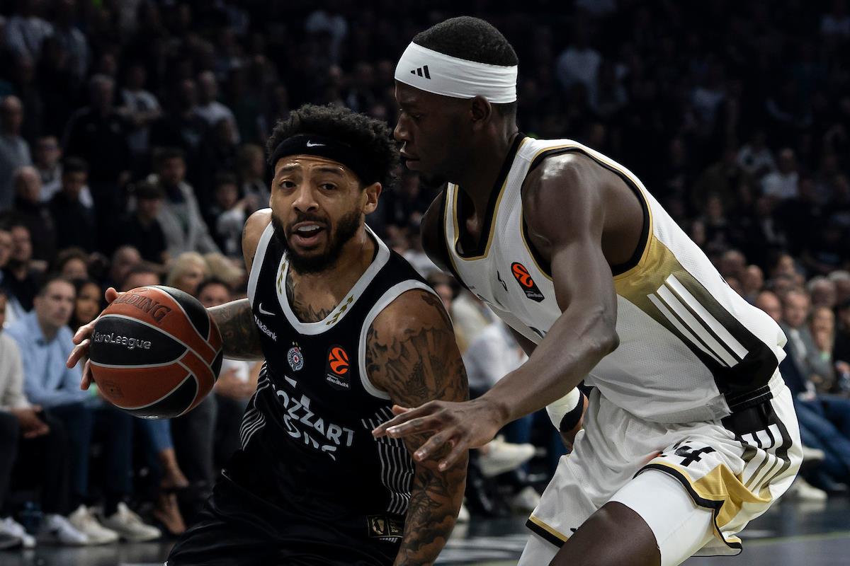 Karlik Džons na meču Partizan - Asvel