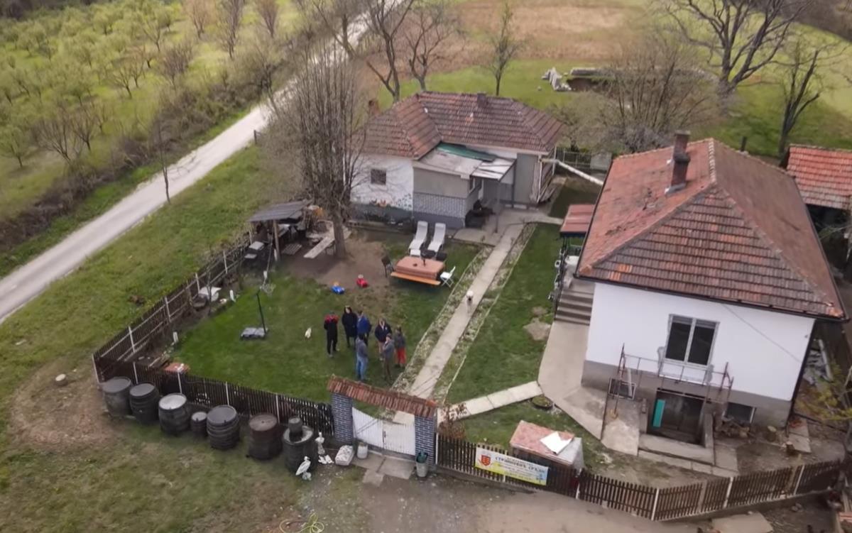 Imanje Srđana i Jelene Strainović u selu Lopatnica