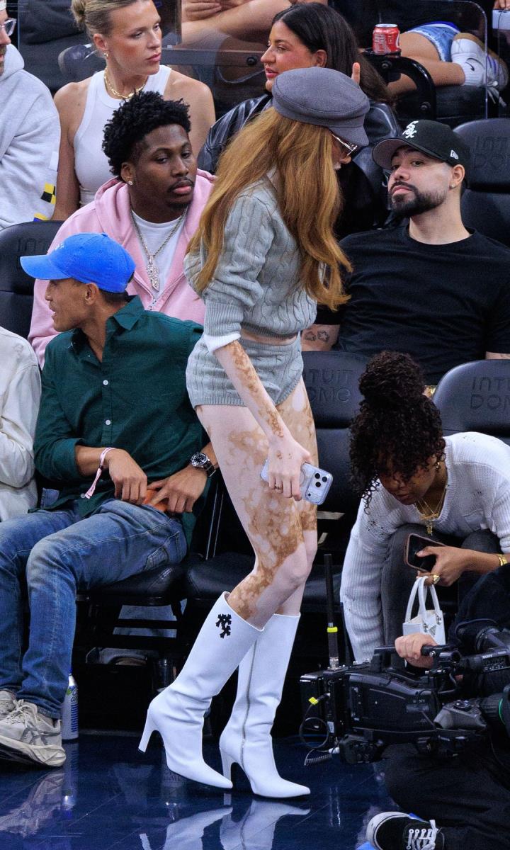 Manekenka Vini Herlou na NBA utakmici