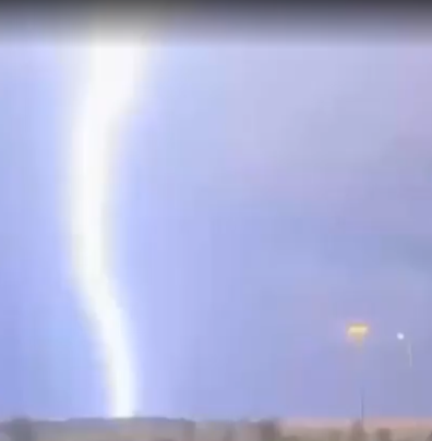 Burdž Kalifa grom (2).png