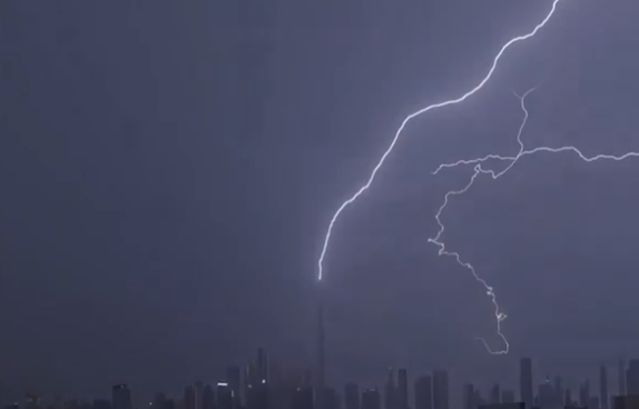 Burdž Kalifa grom (1).png