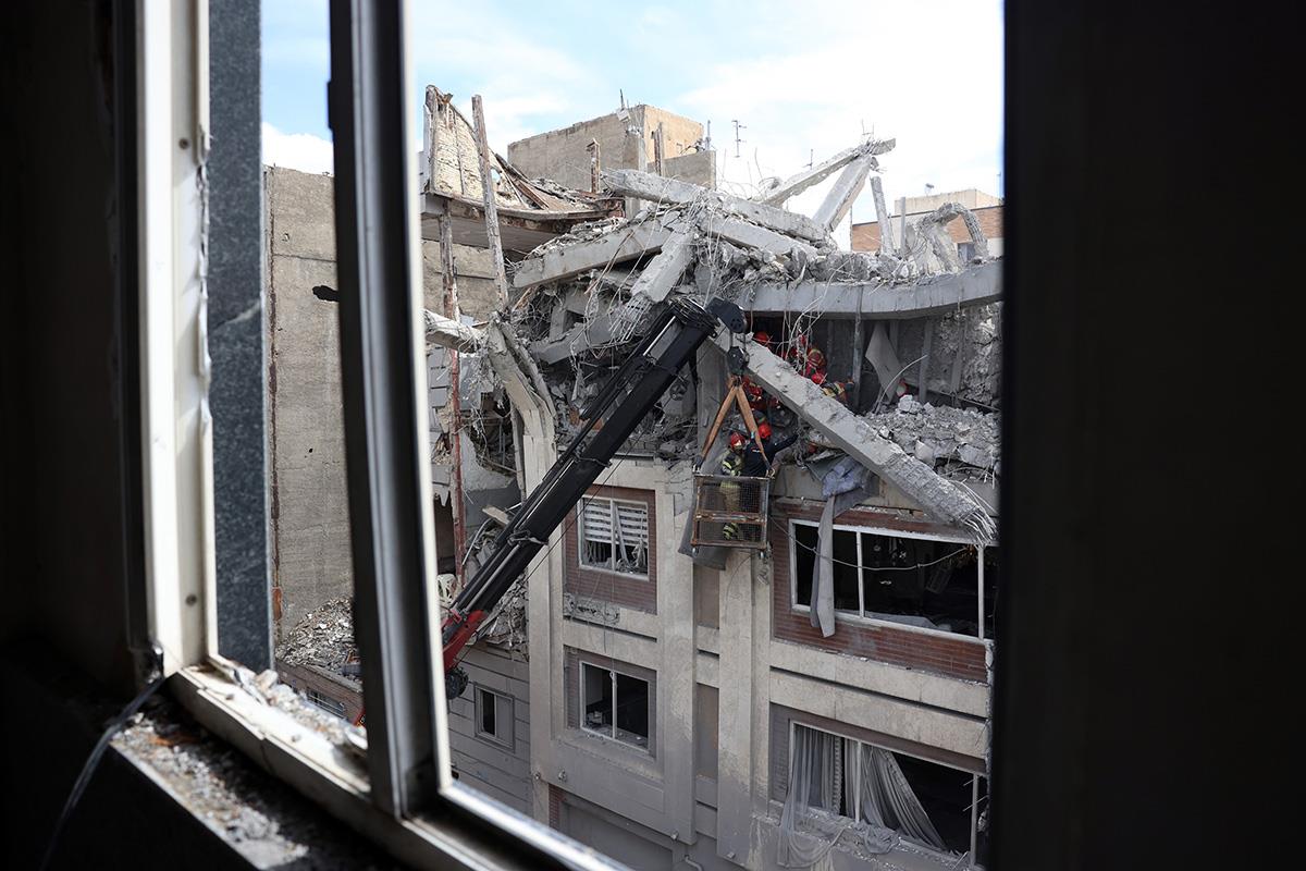 Iran14 EPA Abedin Taherkenareh.jpg