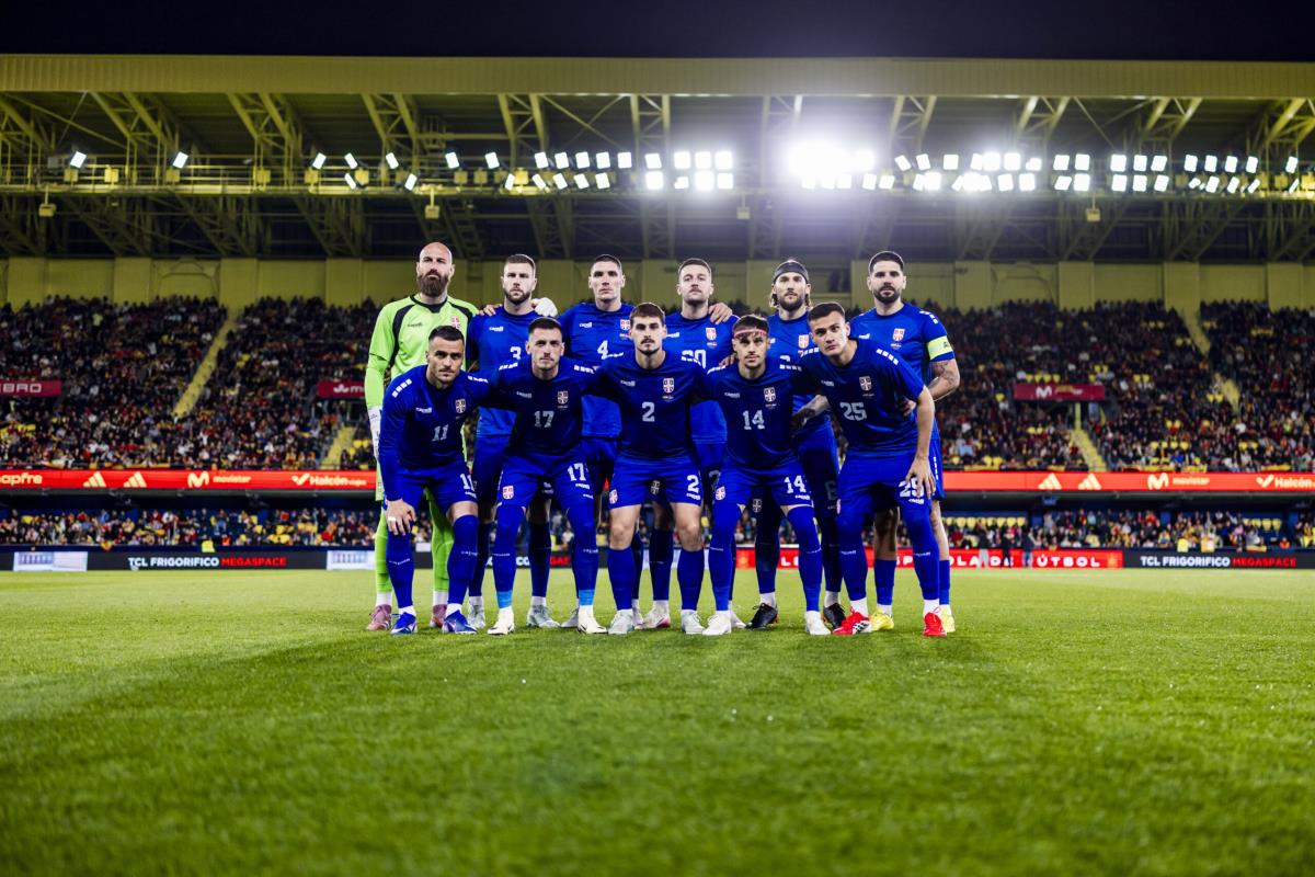 Težak je posao pred Veljkom Paunovićem