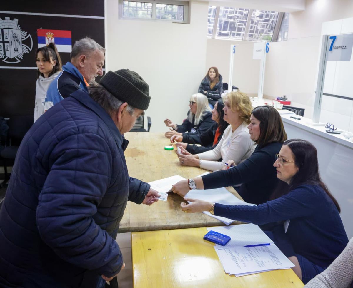 Redovni lokalni izbori Aranđelovac glasanje glasačko mesto lokalni izbori 2026 (12).jpeg