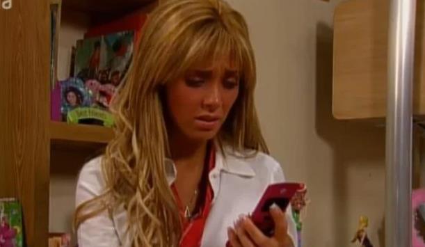 Mia Koluči, Rebelde, Anai