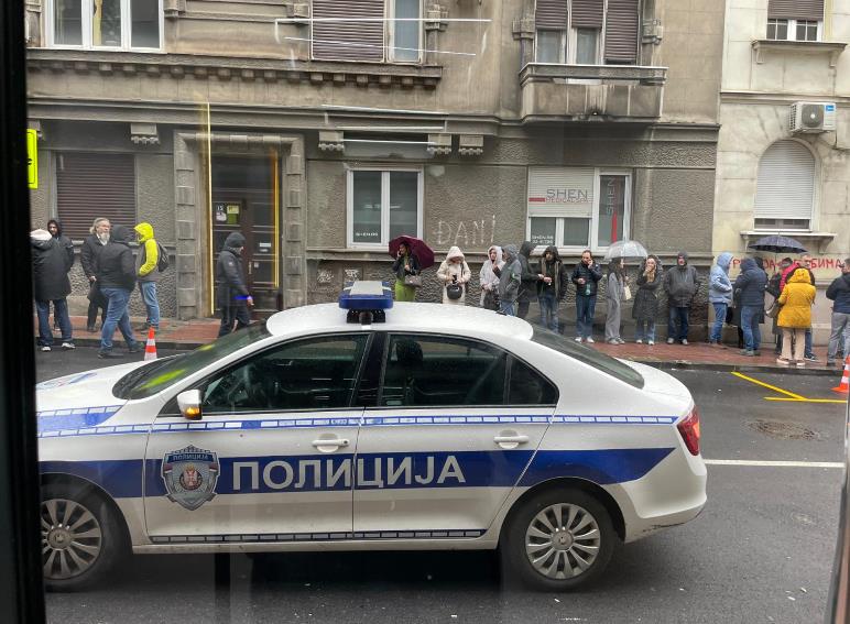 dojava o bombi, Kurir