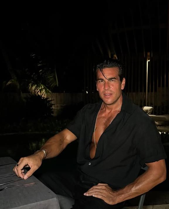 Mario Kasas, španski glumac i zvezda filma Tri metra iznad neba (2).PNG