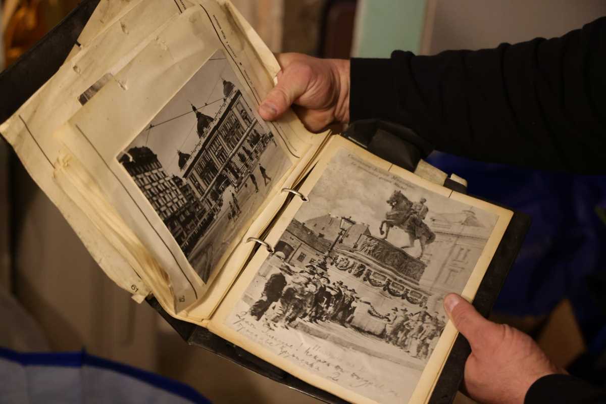 (FOTO) OVO JE KUĆA STELE SAVIĆ NA ZVEZDARI ZA KOJU SE BORI KRISTIJAN GOLUBOVIĆ! Oronula fasada, buđavi zidovi, unutra svud krš i lom - Kao u horor filmu!