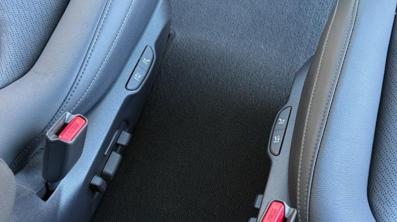 Kia Carnival Hybrid (5).jpg