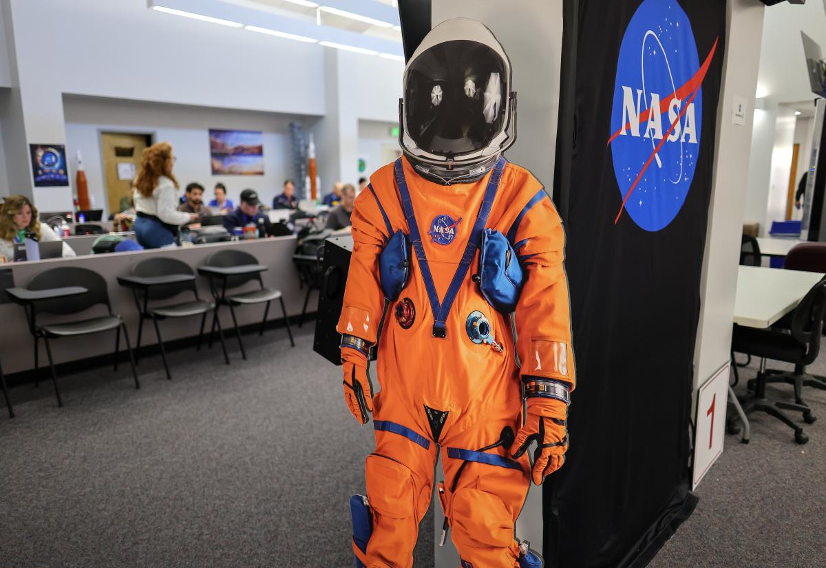 nasa04 EPA Cristobal Herreraulashkevich.jpg