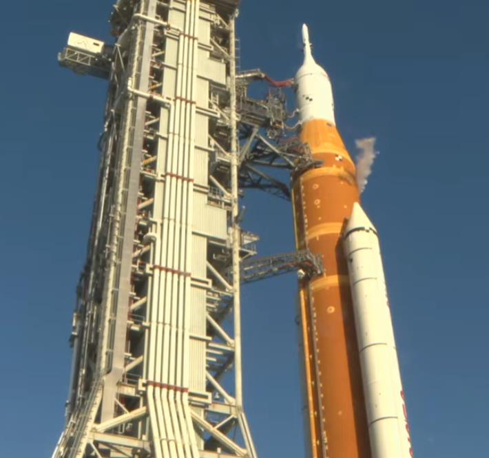 Mesec NASA raketa lansiranje.jpg