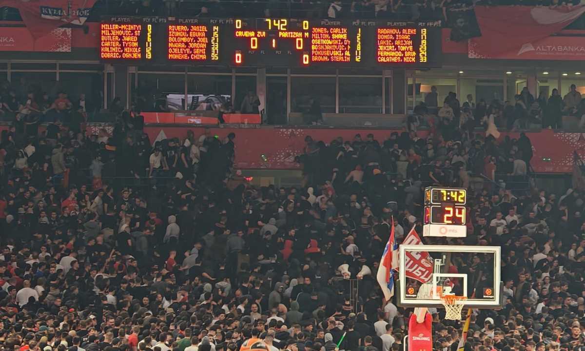 Delije se potukle sa Žandarmerijom