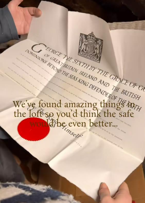 Otvaranje starog prašnjavog sefa tokom renoviranja kuće i otkrivanje njegovog sadržaja (4).png