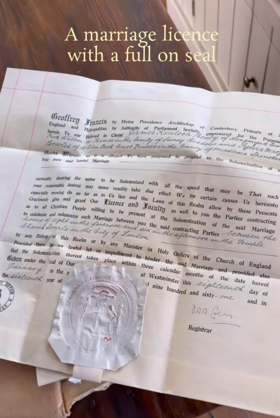 Otvaranje starog prašnjavog sefa tokom renoviranja kuće i otkrivanje njegovog sadržaja (7).png