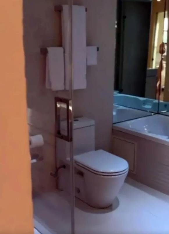 OVO NEMA NI KOD MILIONERA: Zavirite u dom Stanije Dobrojević u Majamiju: Kupatilo s hidromasažnom kadom, a zbog ove stvari svima padaju vilice (FOTO)