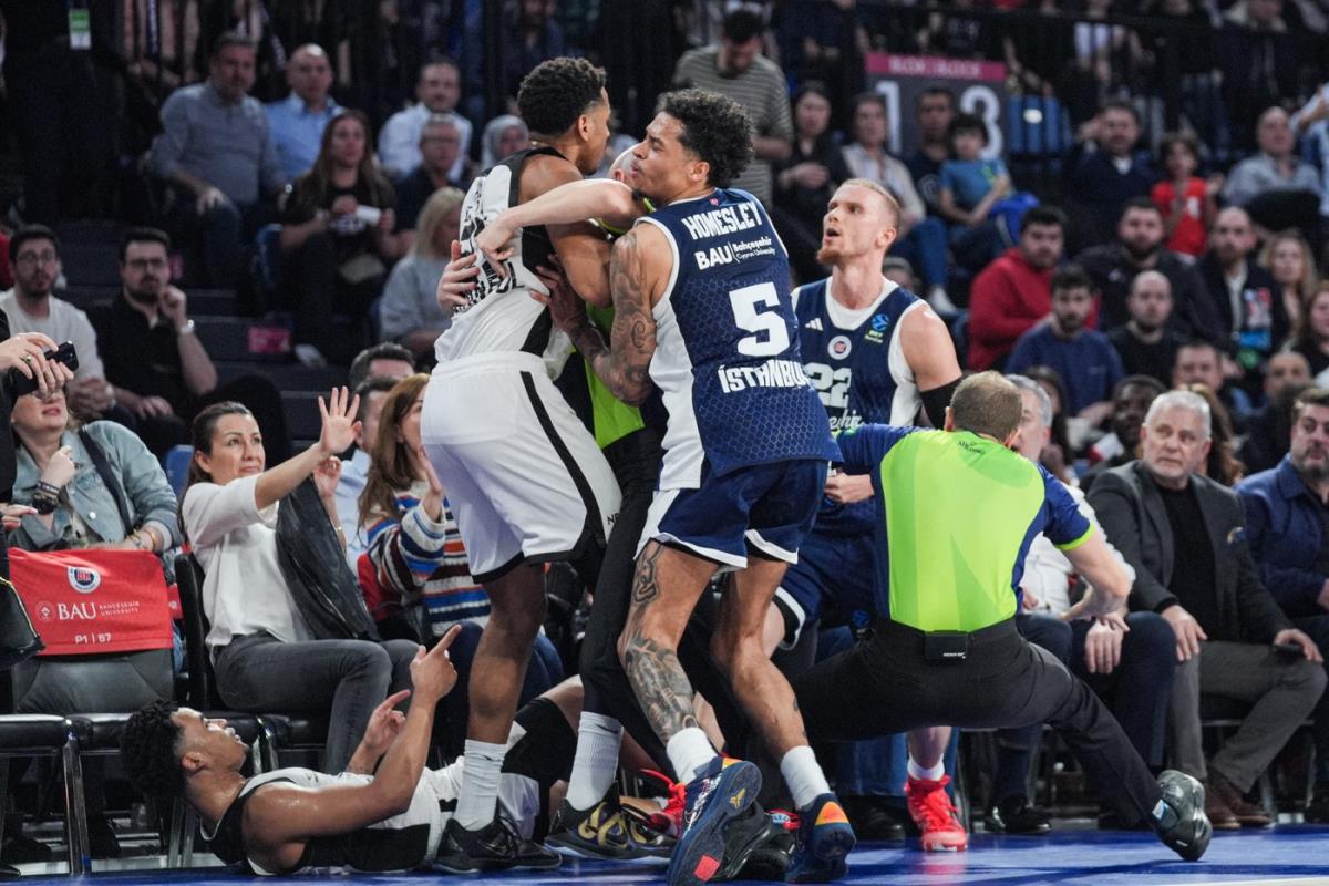 Tuča na meču Bahčešehir - Bešiktaš