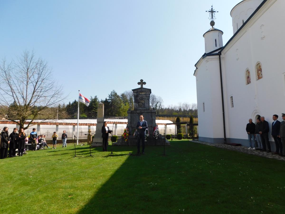 LOZNICA - Svečanost u Čokešini.JPG