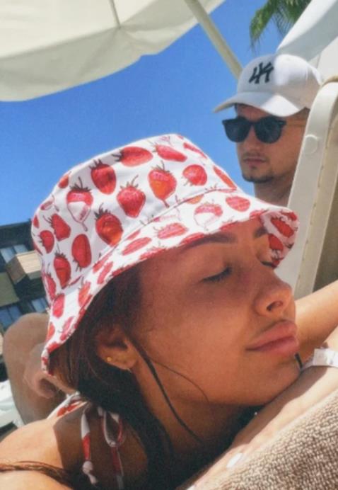 OVO JE MUŠKARAC S KOJIM JE RASKINULA VERIDBU VODITELJKA ELITE! Njihove vrele kadrove iz kreveta svi gledali, a sad je došao kraj... (FOTO)