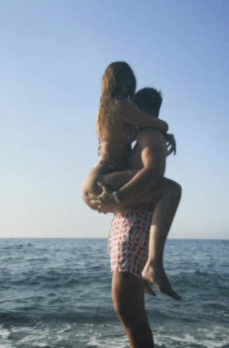 OVO JE MUŠKARAC S KOJIM JE RASKINULA VERIDBU VODITELJKA ELITE! Njihove vrele kadrove iz kreveta svi gledali, a sad je došao kraj... (FOTO)