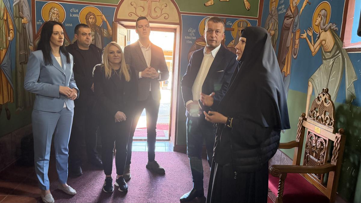 Jelena Žarić Kovačević u crkvi u Babušnici