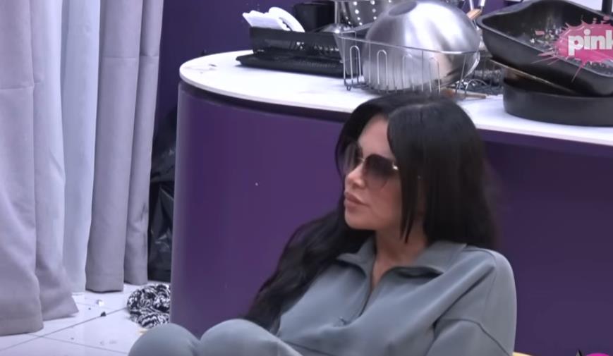 KRENULO JE OD ONLIFENSA, PLATIO SAM PAKET 80 EVRA I DOBIO JE: Asmin otkrio nove detalje o Staniji, pa priznao: Leži u krevetu, raširi noge i... (VIDEO)