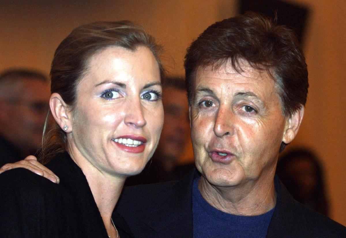 Pol Makartni, Heder Mils