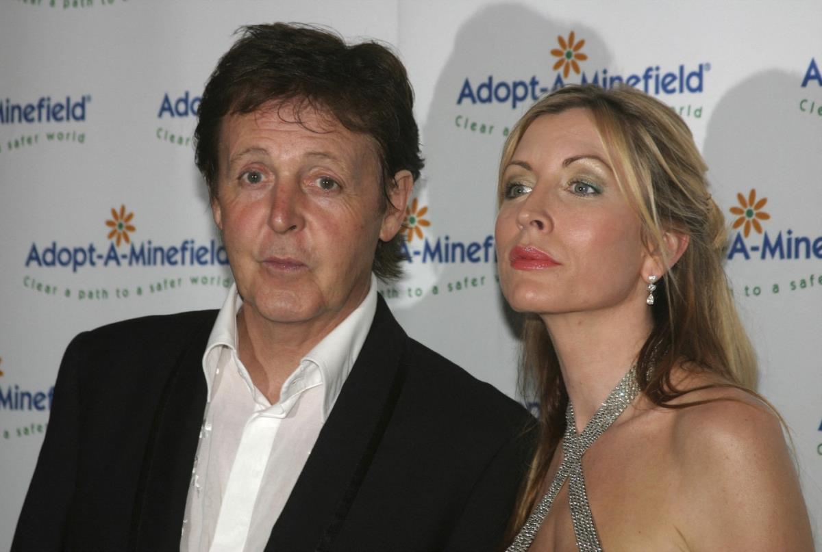 Pol Makartni, Heder Mils