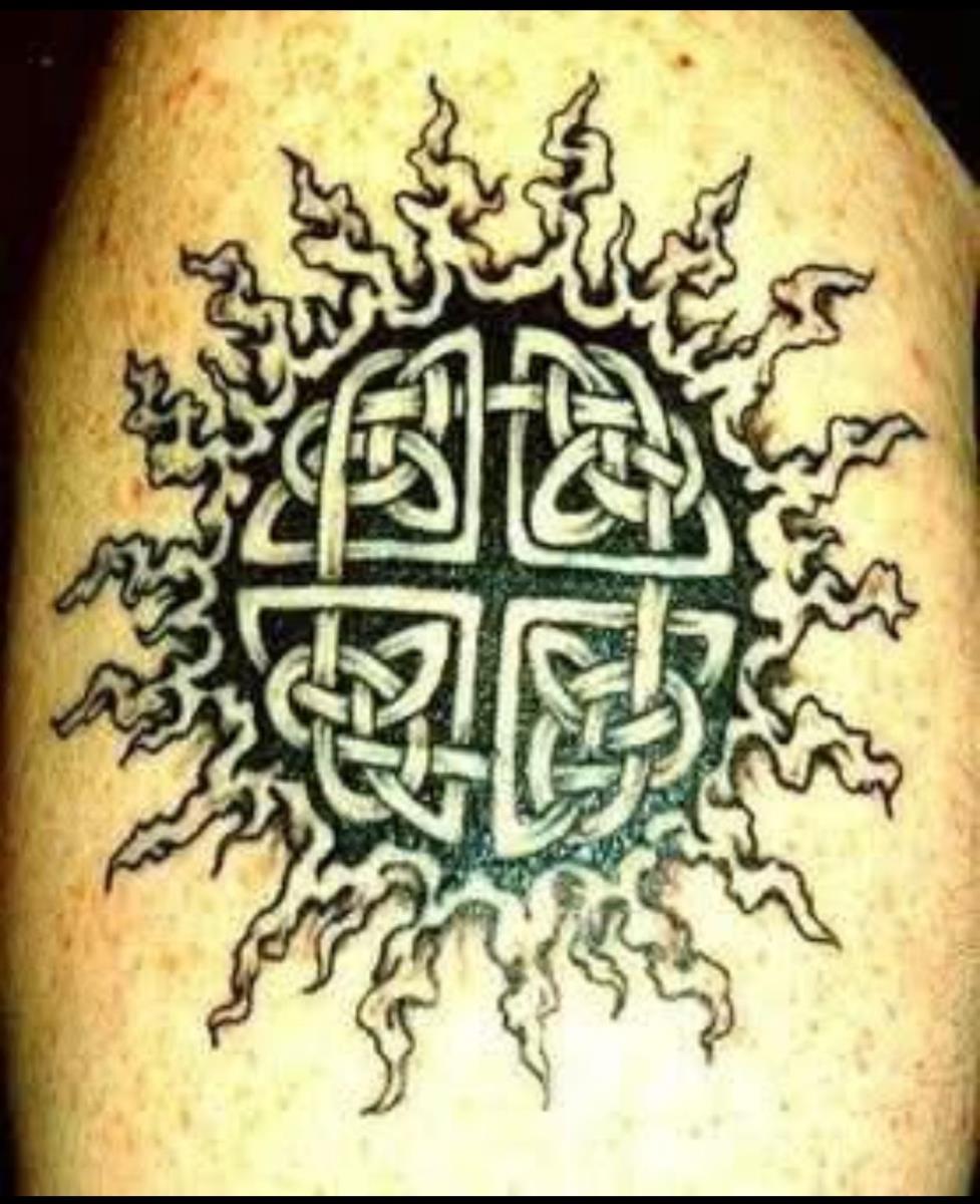 OTKRIVAMO SVE DETALJE TRAGIČNOG ŽIVOTA KRISTIJANOVE DRUGARICE! Stela radila tetovaže za 50 evra da bi preživela, ovo su njeni radovi