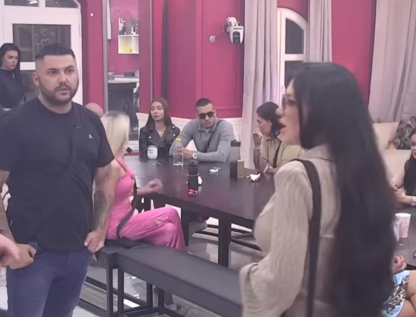 ŠOK PREOKRET! Aneli i Asmin se udružili protiv Stanije! Ahmićeva urlala, pale teške uvrede! Brutalan okršaj: Ti si za mene obična... (VIDEO)